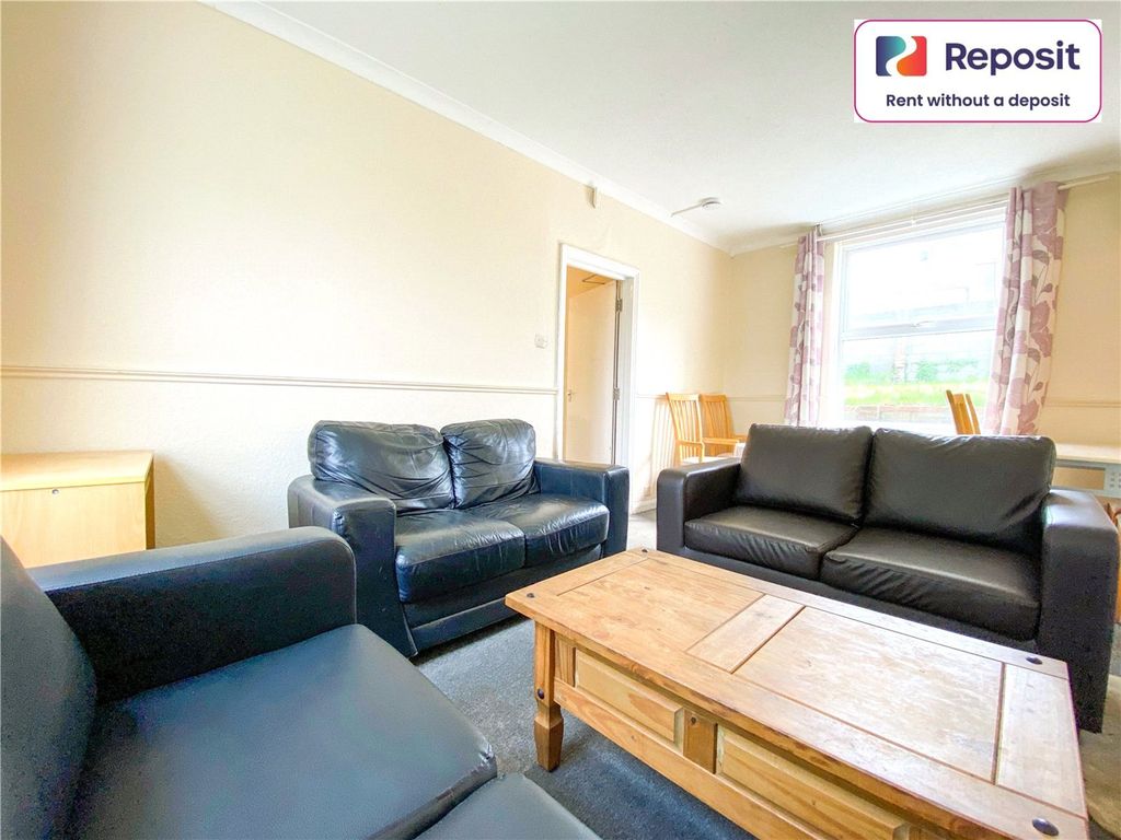 Property photo 2 of 11 Picture No. 13