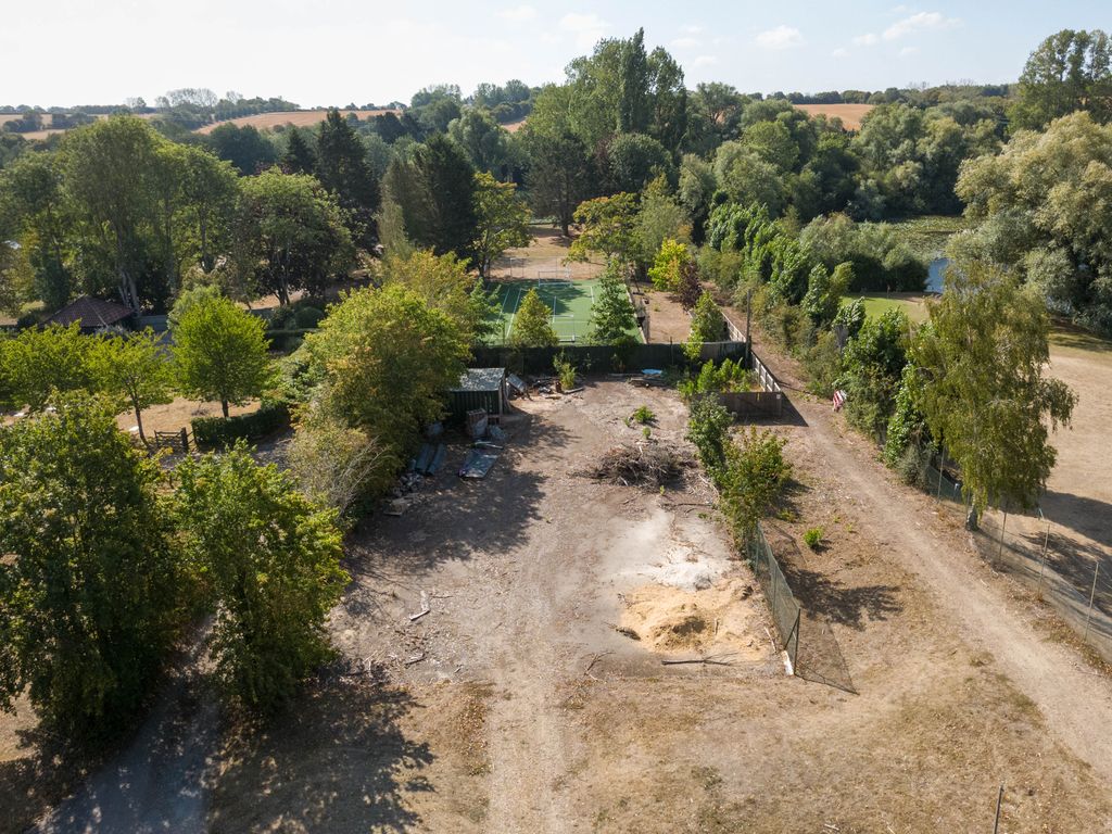 Property photo 3 of 4