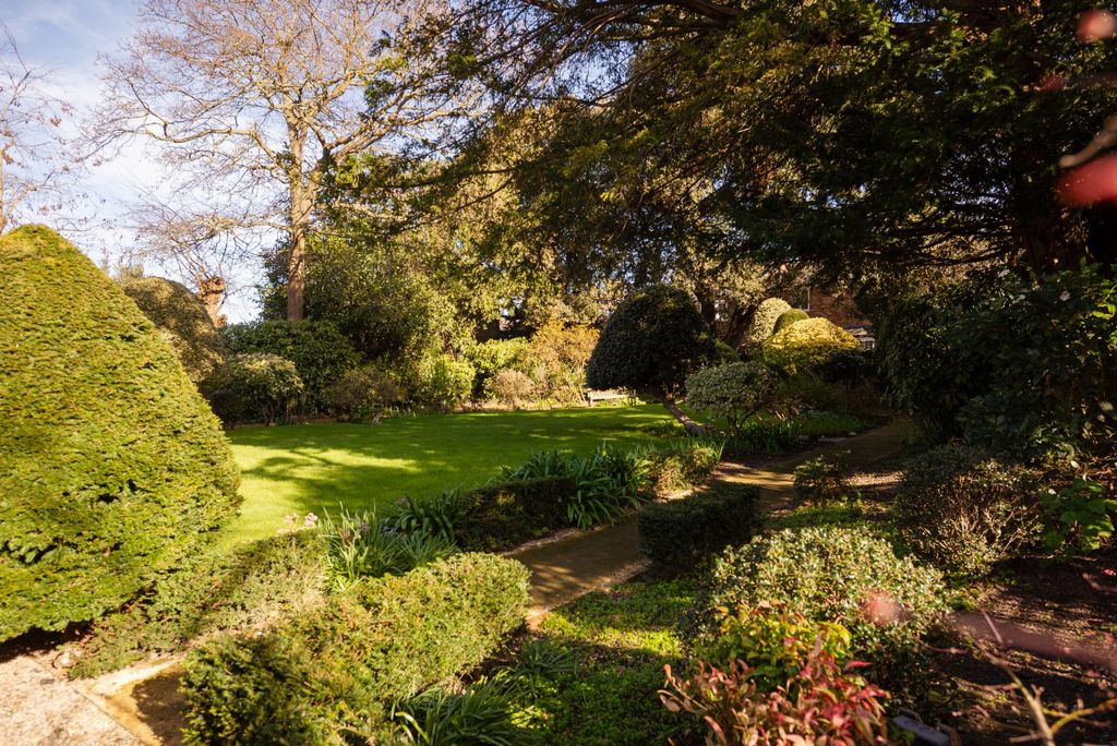 Property photo 3 of 25 Picture No. 12