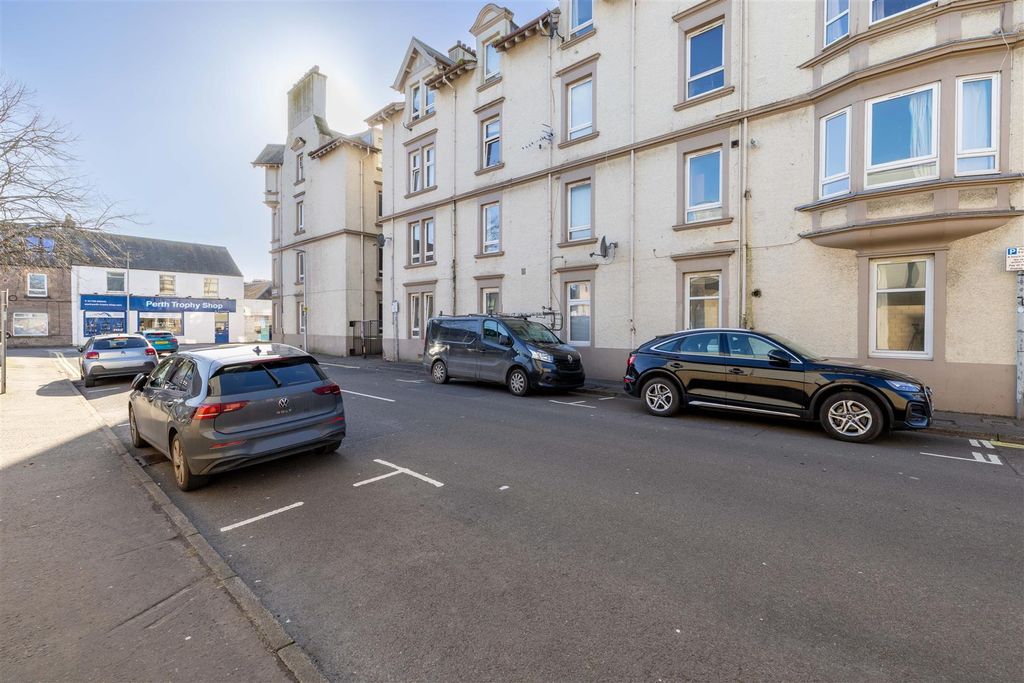 Property photo 1 of 12 19 St Johnstouns Buildings, Perth-29.Jpg