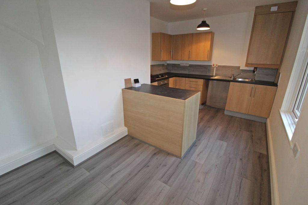 Property photo 3 of 14 Kitchen