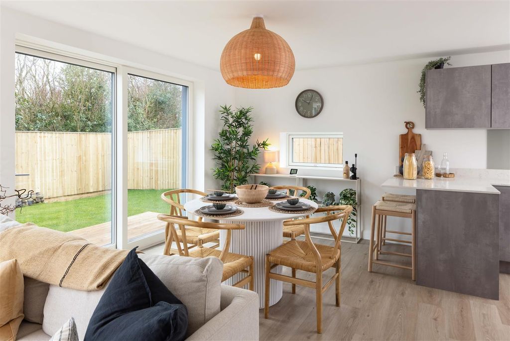 Property photo 2 of 12 00009.Jpg