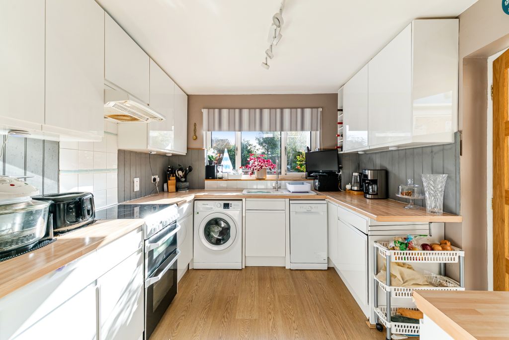 Property photo 2 of 30 Gallery