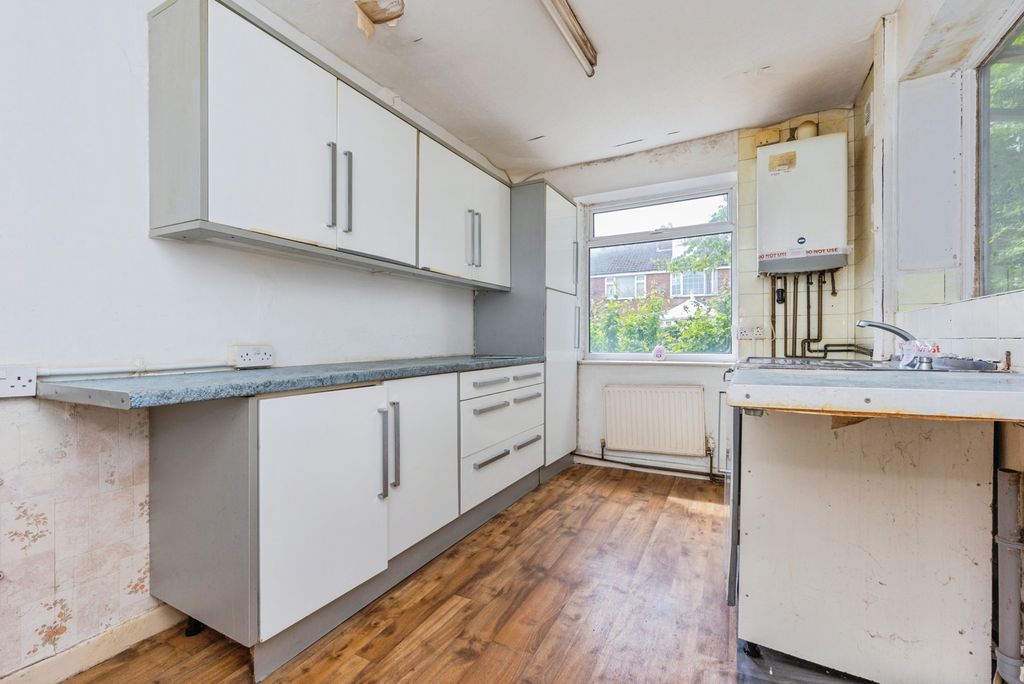 Property photo 3 of 25 Pbox-Img.Jpg