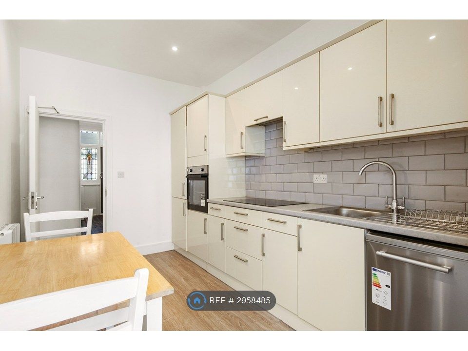 Property photo 3 of 24