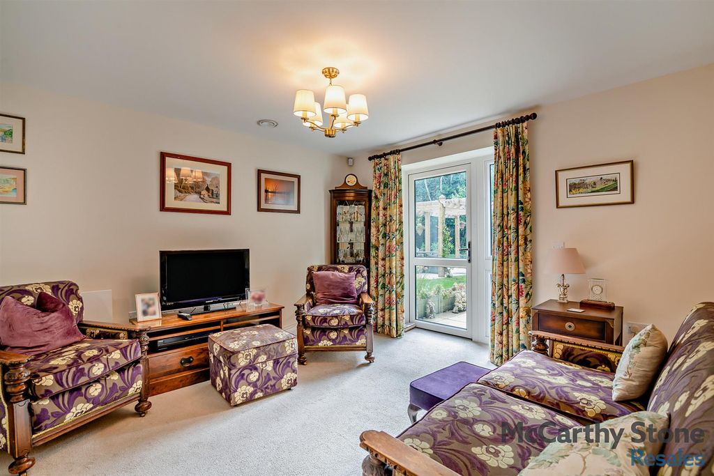 Property photo 3 of 32 8661634-Interior11-800.Jpg