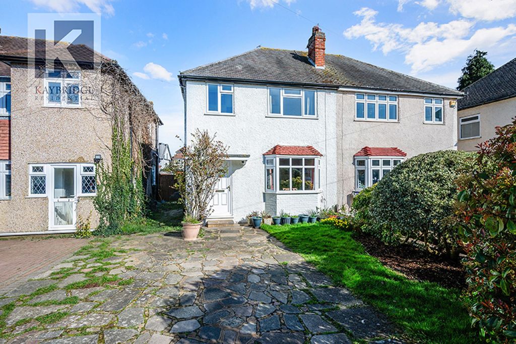 Property photo 1 of 11 Oakhurst Road, Epsom - Kt19 9Sf