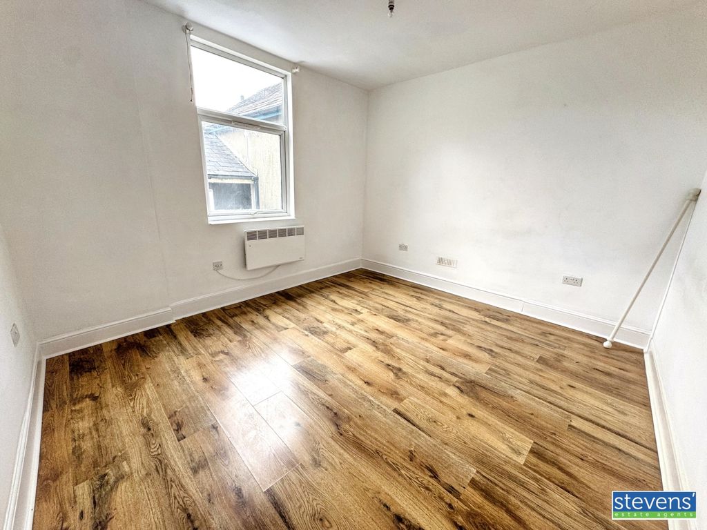 Property photo 3 of 8 Img_8864