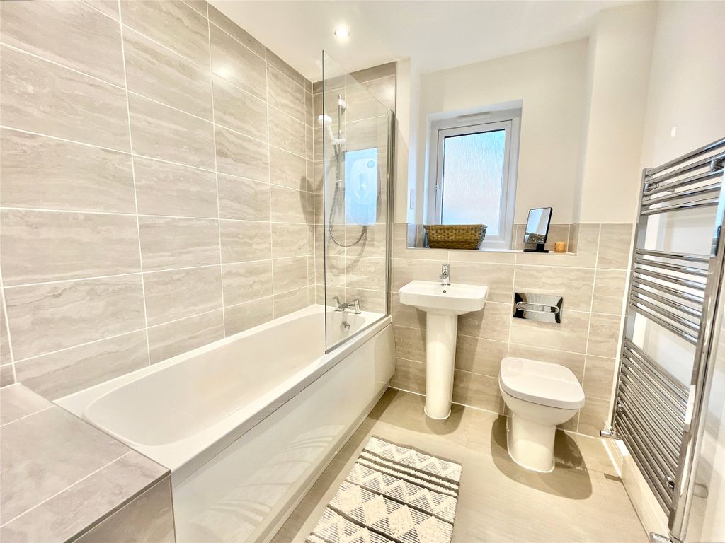 Property photo 3 of 28 Bathroom