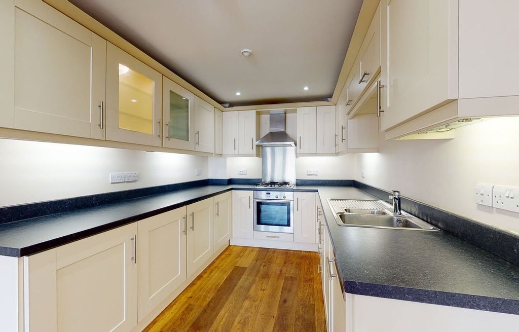 Property photo 3 of 9 Picture 3