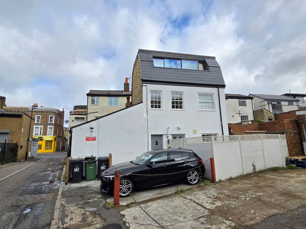 Property photo 1 of 1