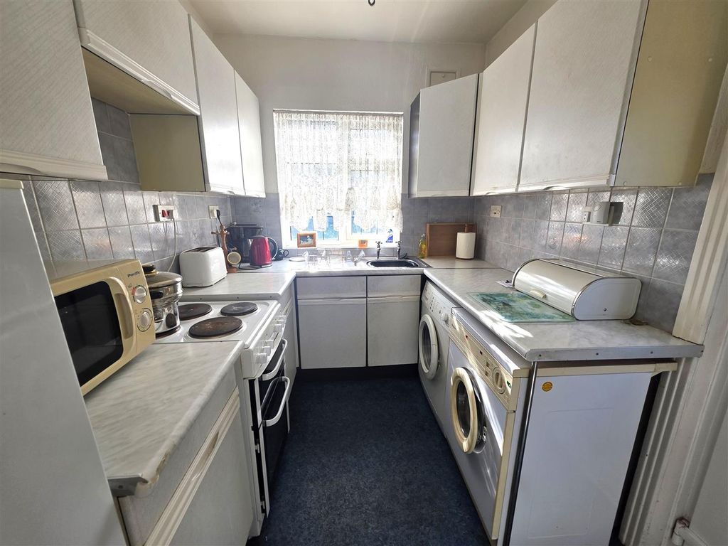 Property photo 3 of 16 Kitchen