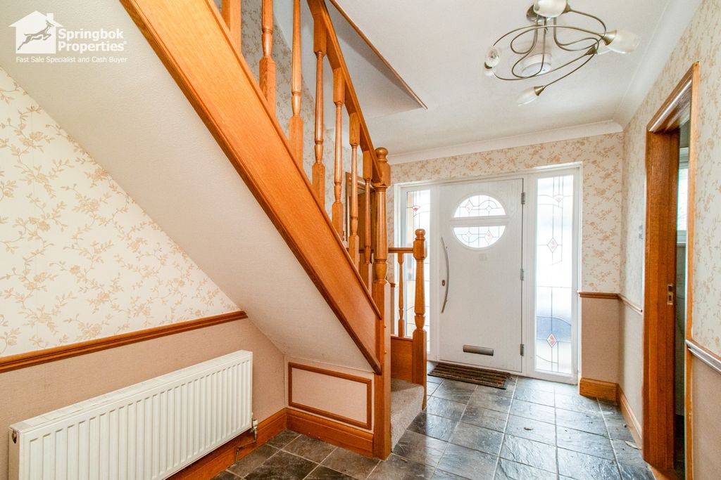 Property photo 3 of 19 Image 2