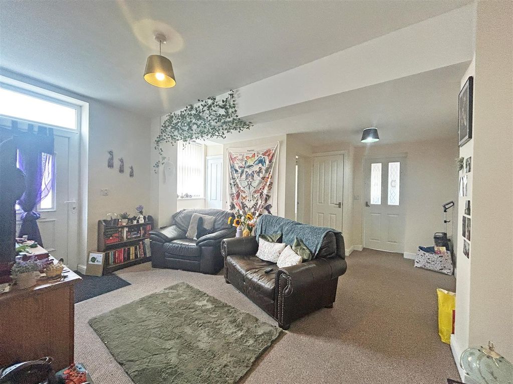 Property photo 3 of 17 Ground Floor Living Room