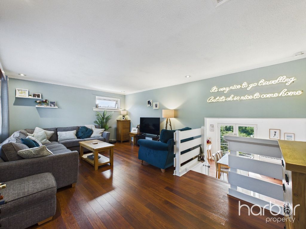 Property photo 2 of 24 5319963