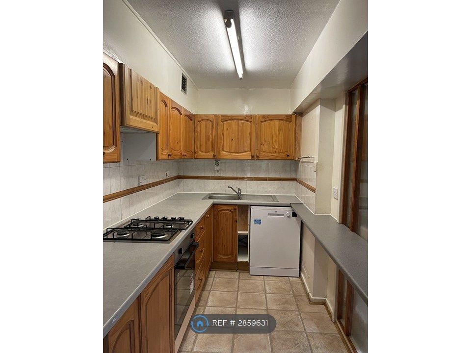 Property photo 3 of 23 Kitchen