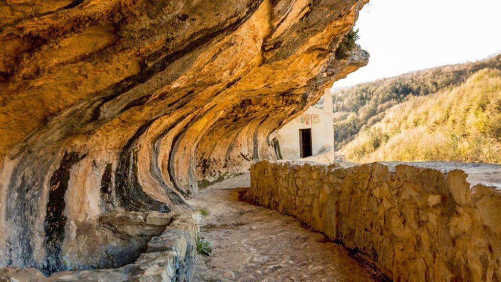 Property photo 2 of 43