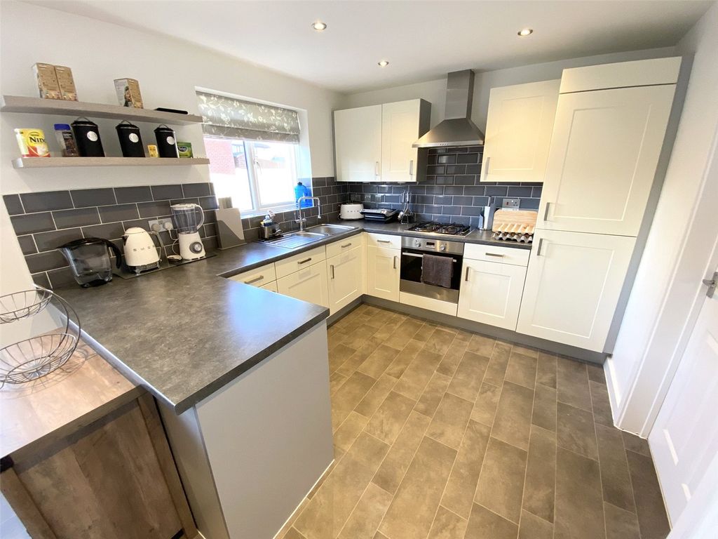 Property photo 2 of 24 Picture No. 14