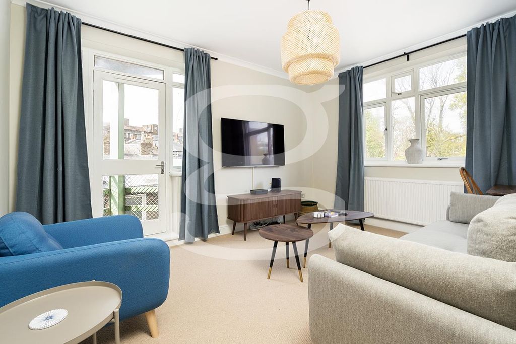 Property photo 3 of 14 W02.Jpg