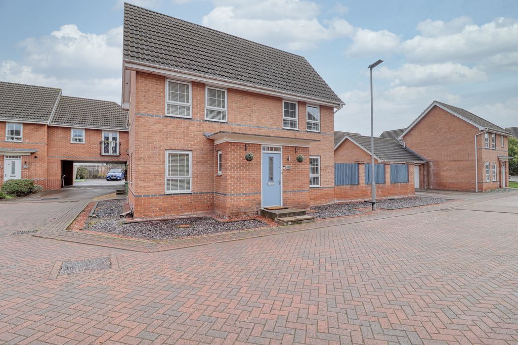 Property photo 1 of 16 Frontal