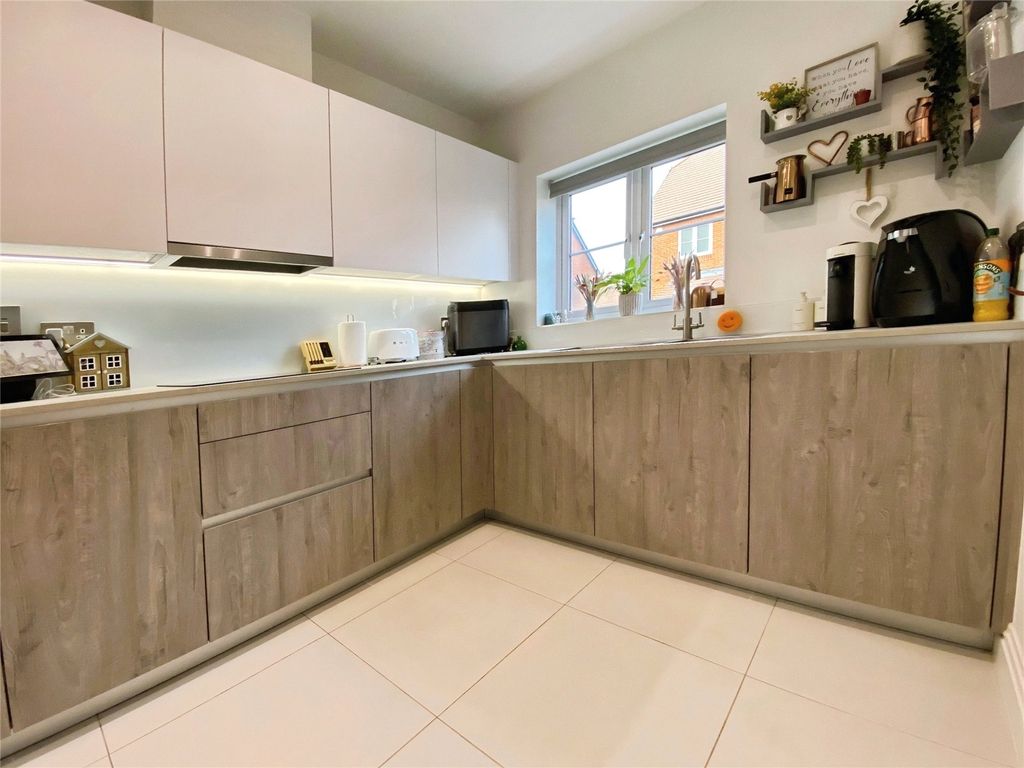 Property photo 2 of 14 Picture No. 30