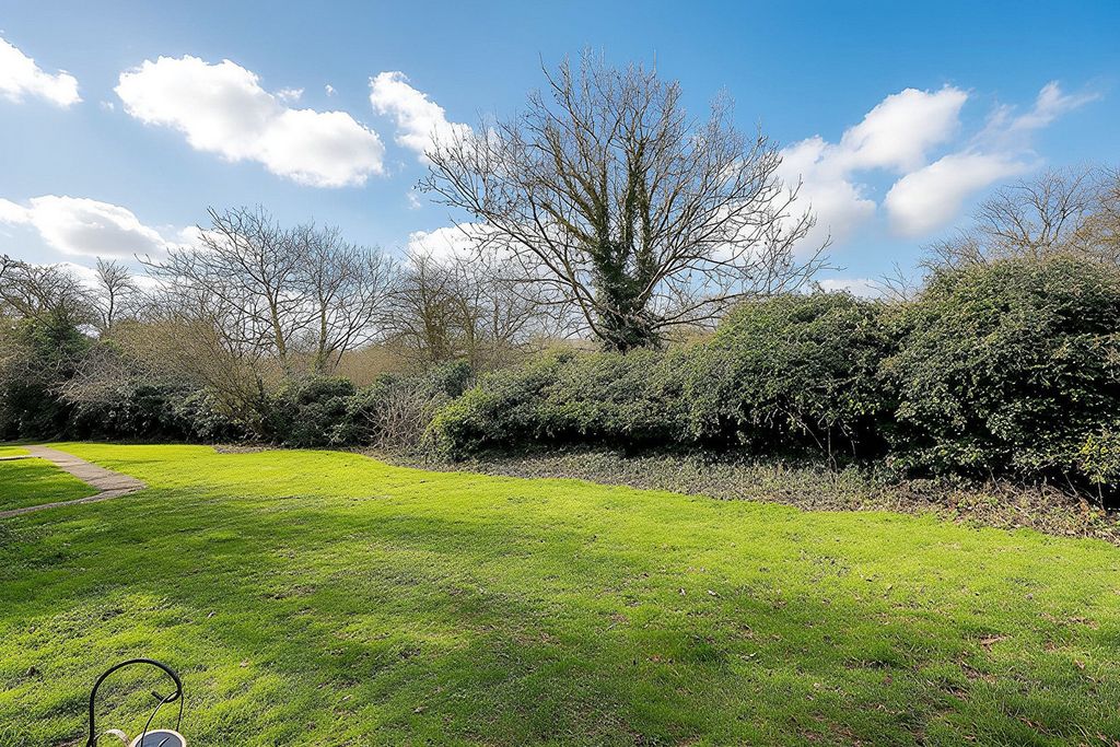 Property photo 2 of 13