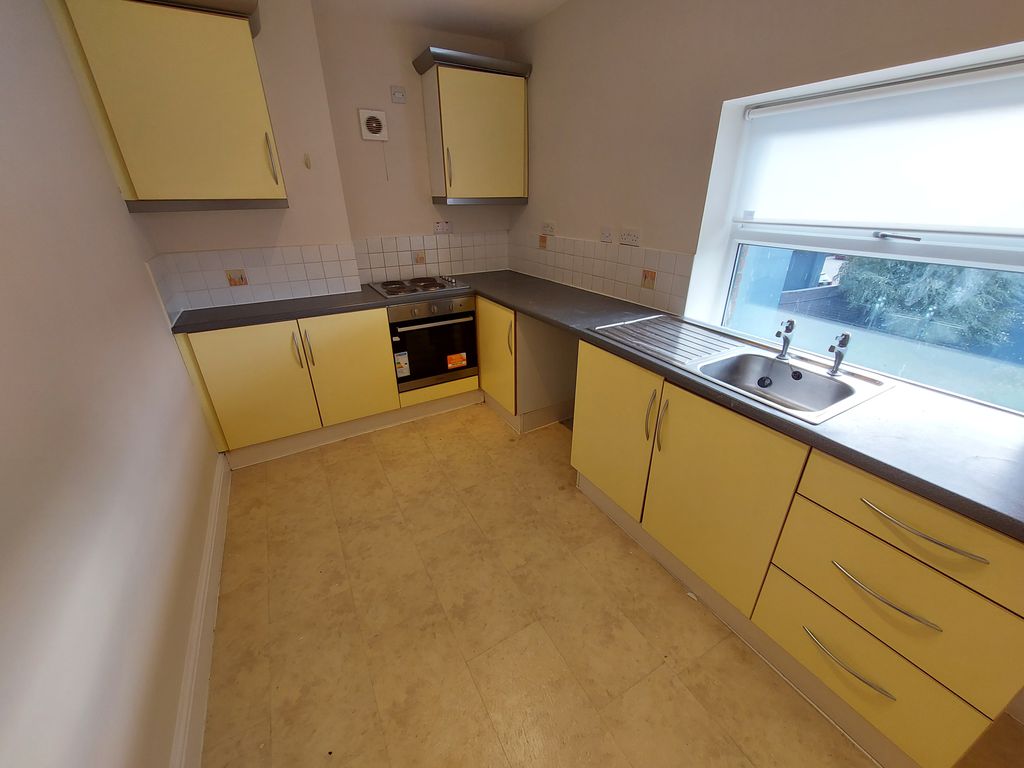 Property photo 2 of 5 Kitchen
