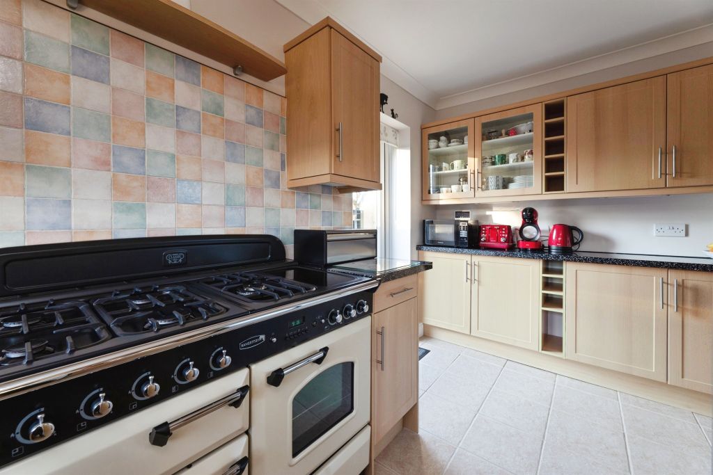 Property photo 2 of 17