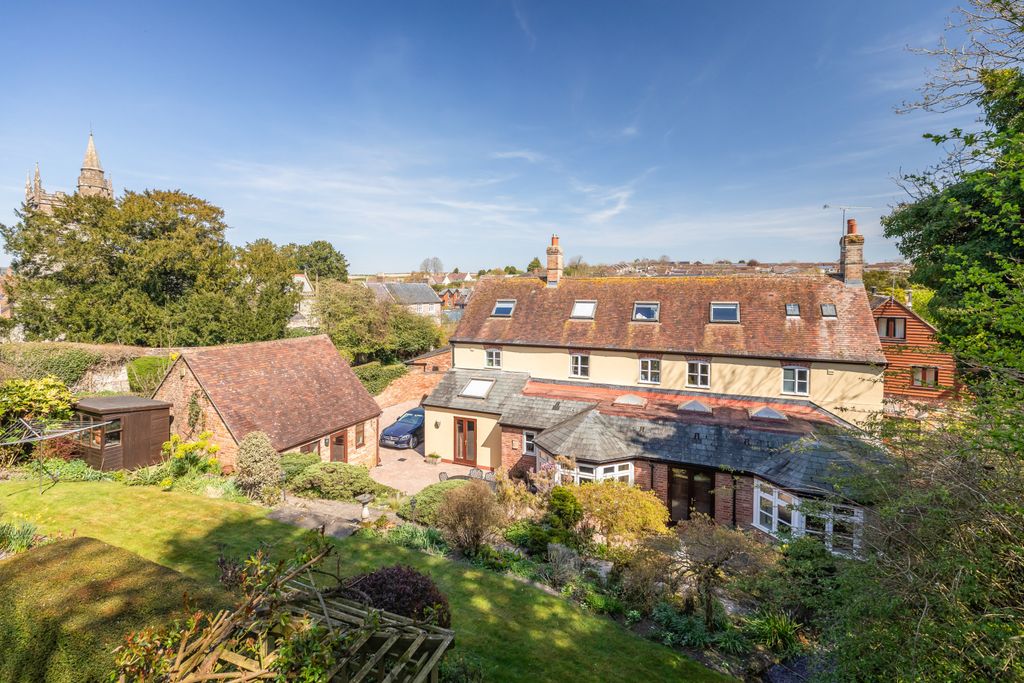 Property photo 3 of 16 The Farmhouse