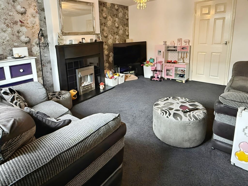 Property photo 2 of 23
