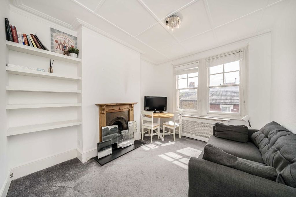 Property photo 2 of 6