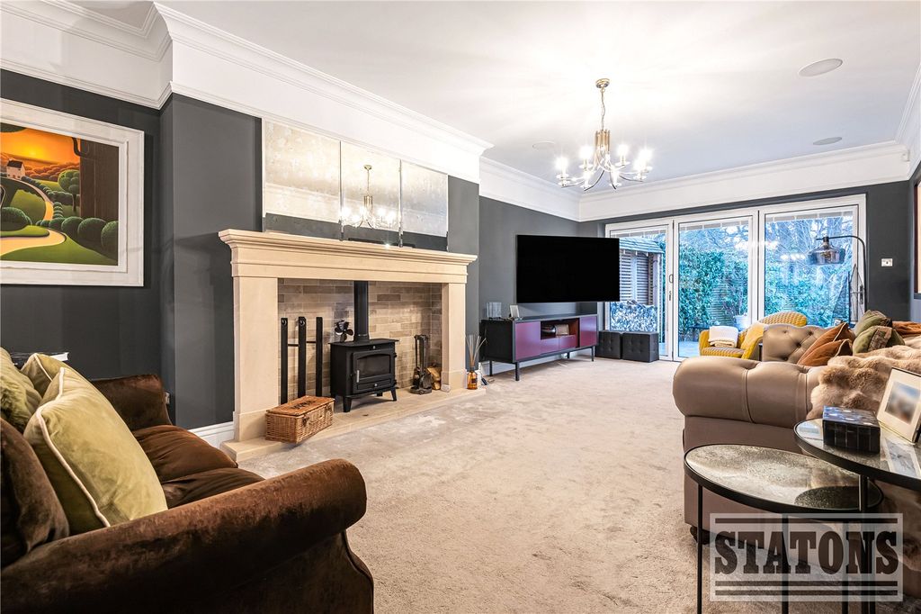 Property photo 3 of 21 Picture No. 10