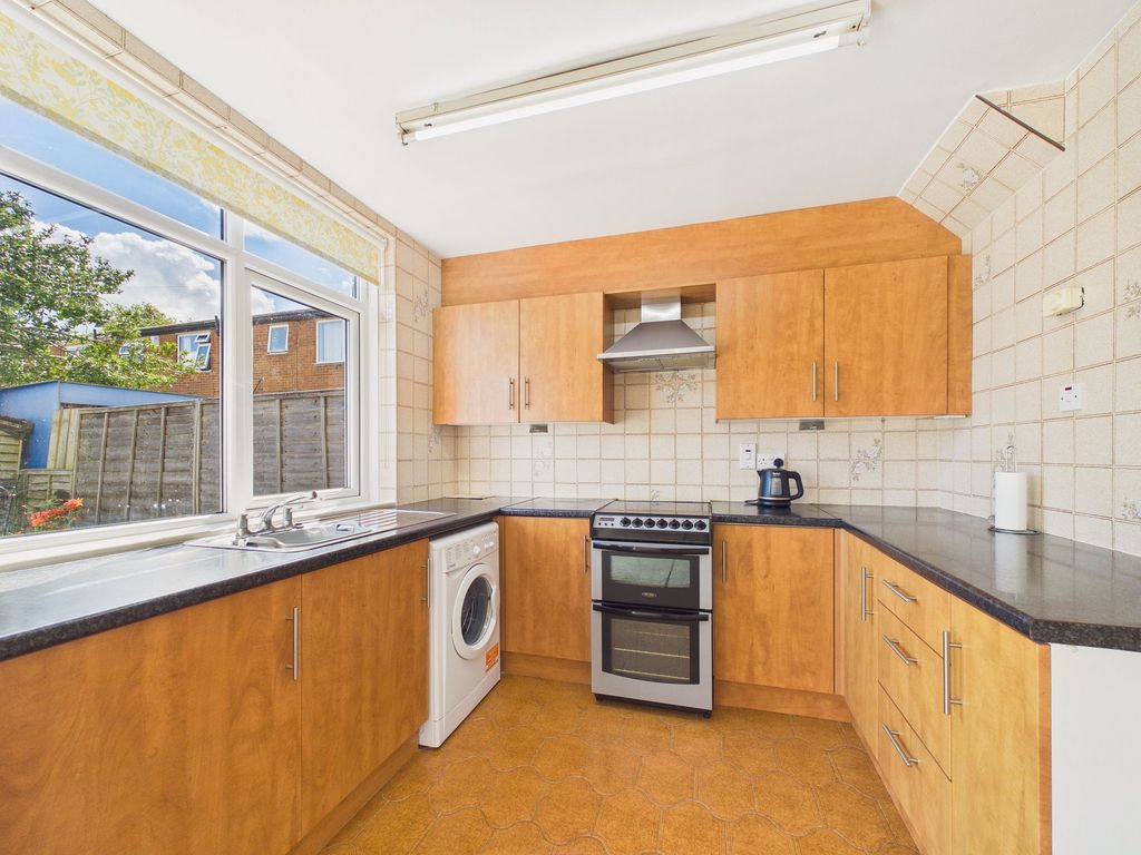 Property photo 3 of 13 Kitchen