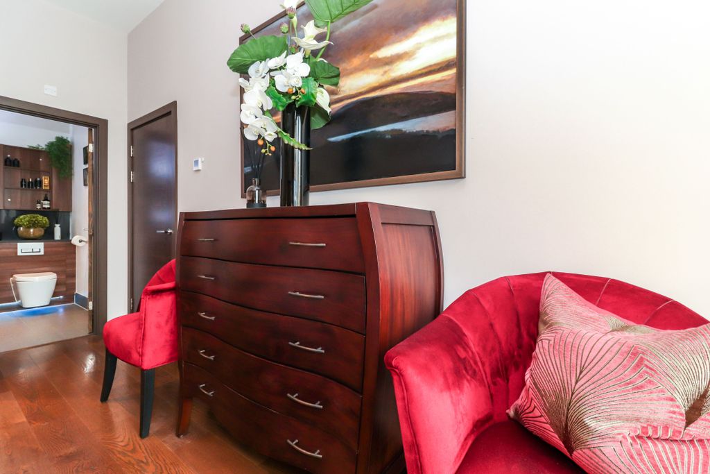 Property photo 2 of 52