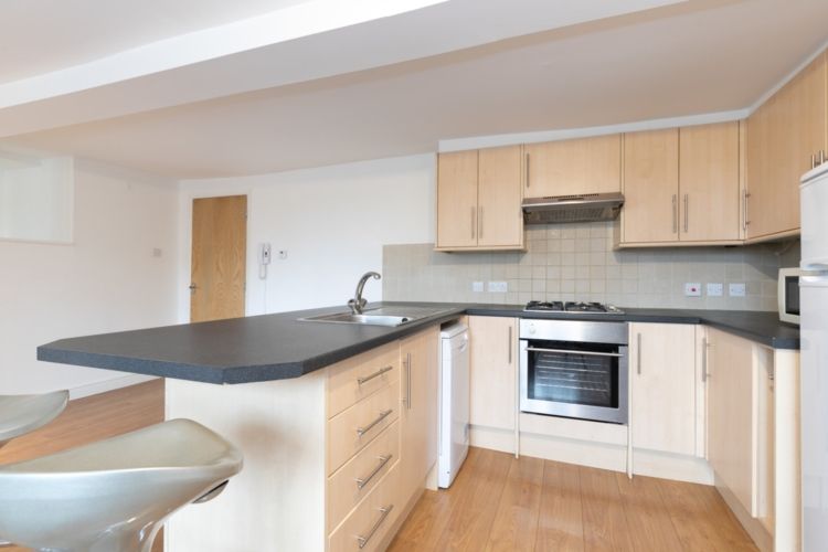 Property photo 3 of 8 204049-Std