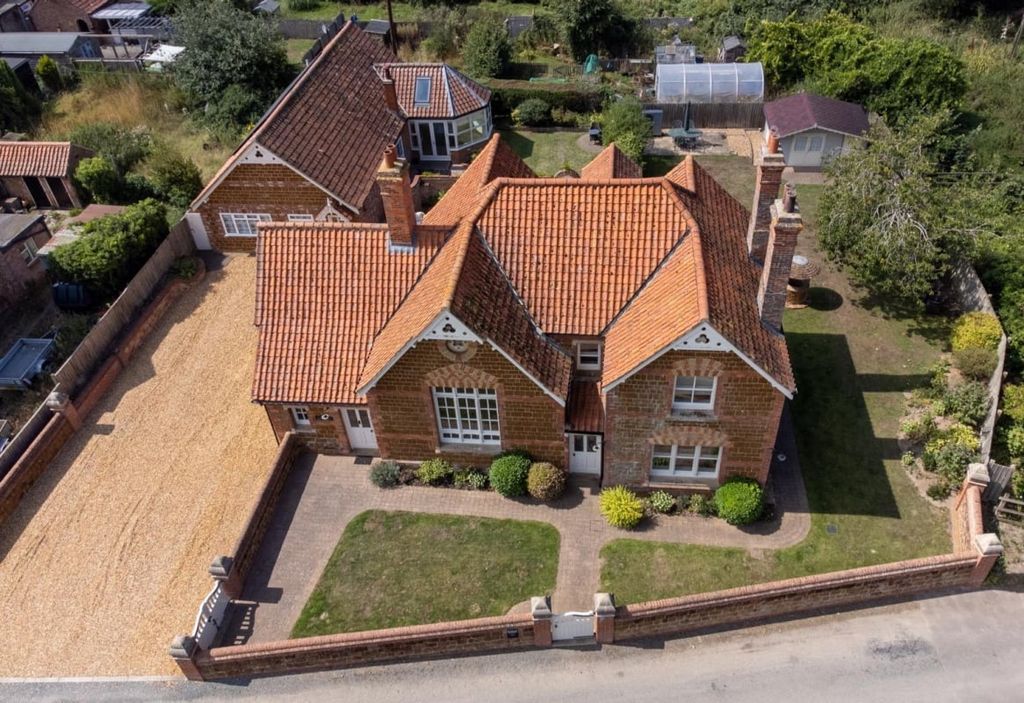 Property photo 3 of 47