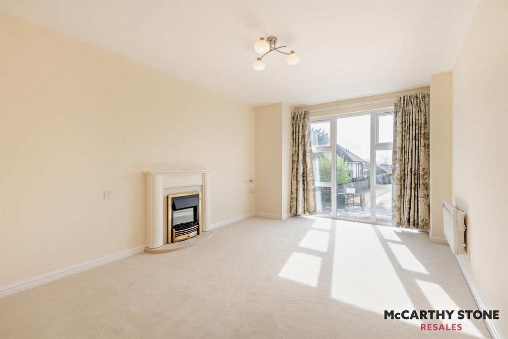 Property photo 1 of 26 8589580-Interior09-800.Jpg
