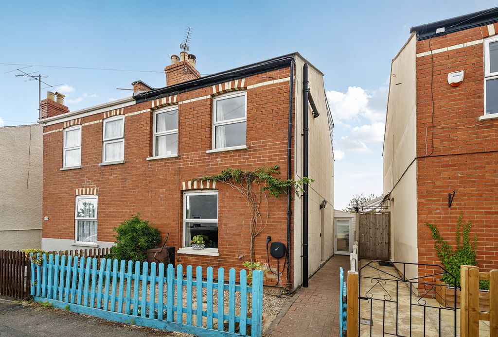 Property photo 1 of 16 1324767-3-68750Fb...