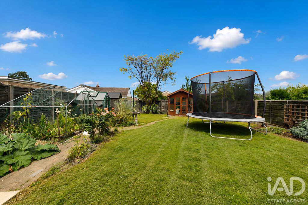 Property photo 3 of 42