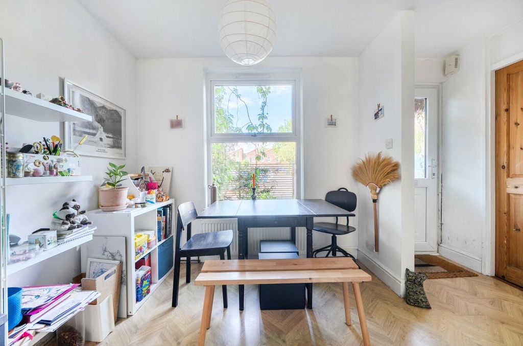 Property photo 3 of 13 Dining Area