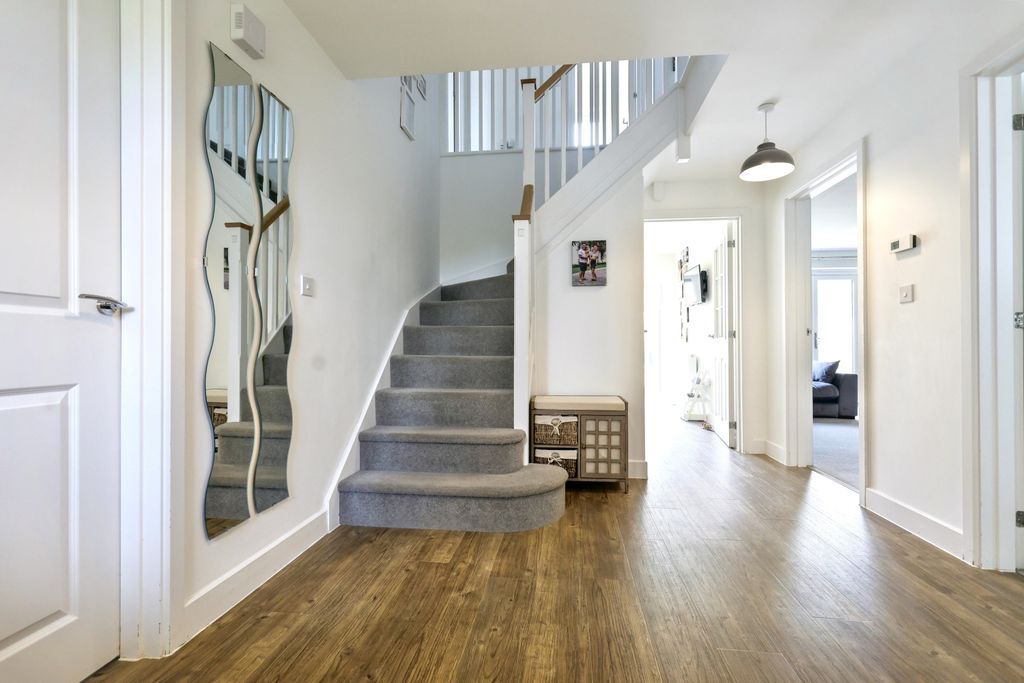 Property photo 3 of 32 Img_8895