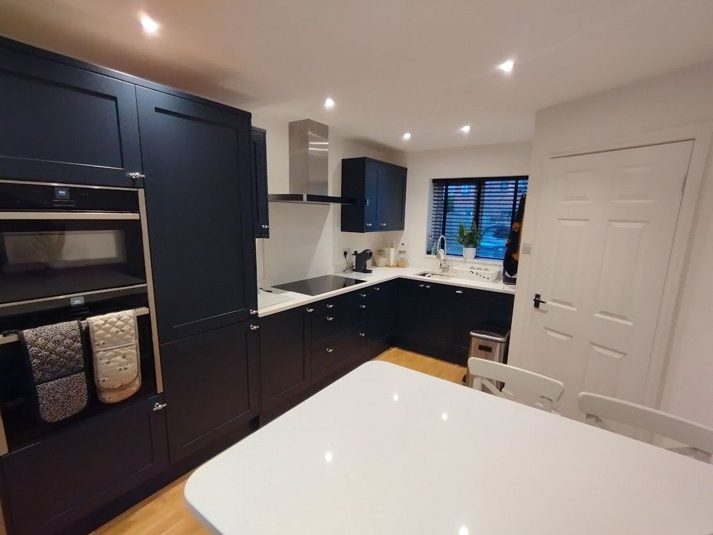 Property photo 2 of 14 Picture No. 02