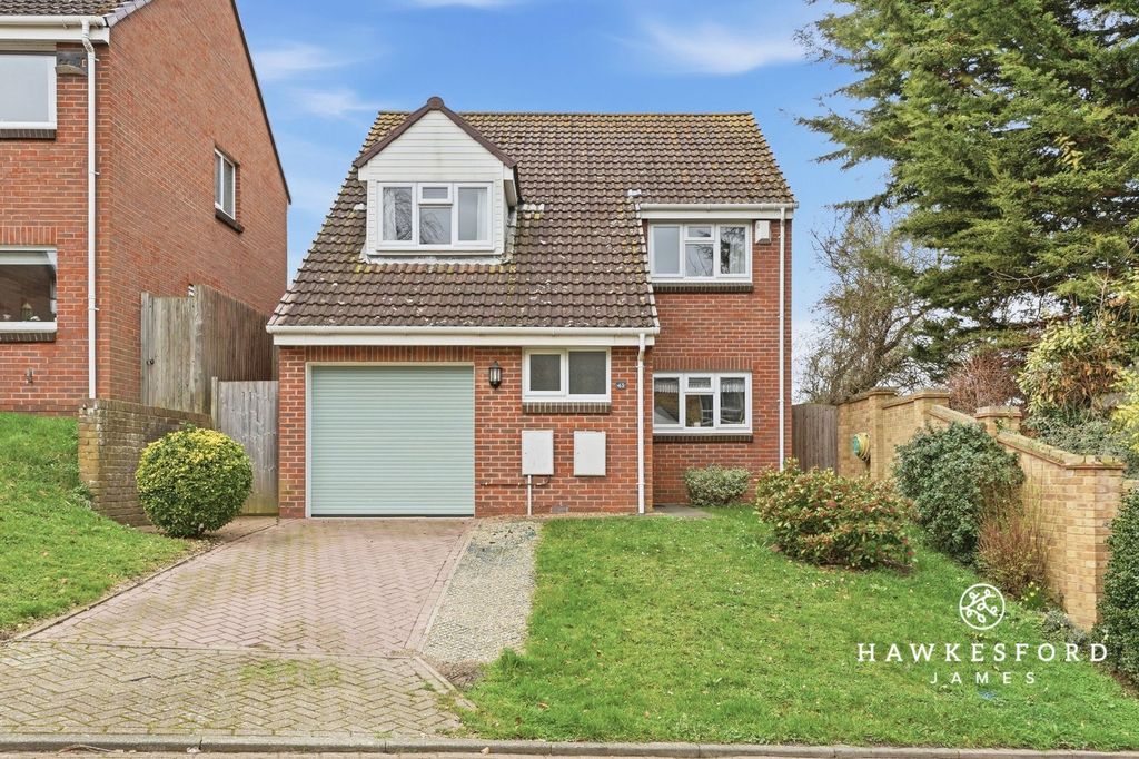 Property photo 1 of 20 Fallowfield, Sittingbourne - Front