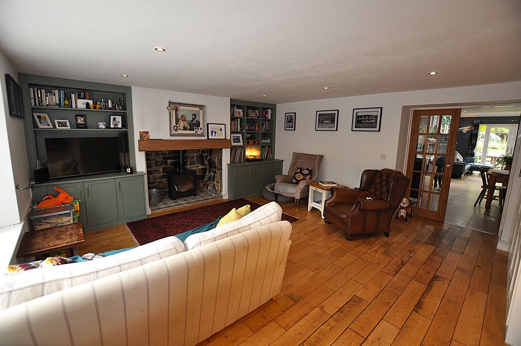 Property photo 3 of 24