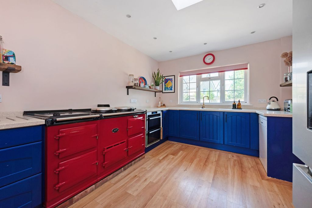 Property photo 2 of 31 2