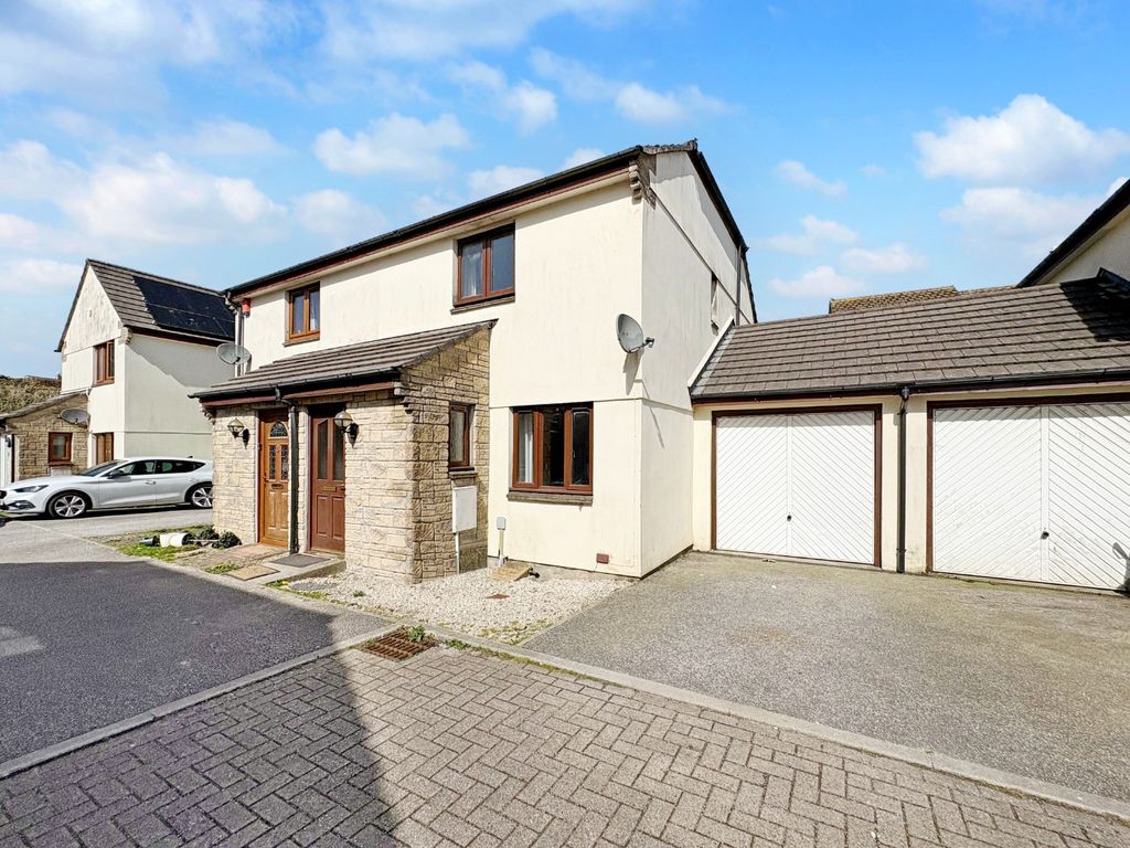 Property photo 1 of 19 4962982