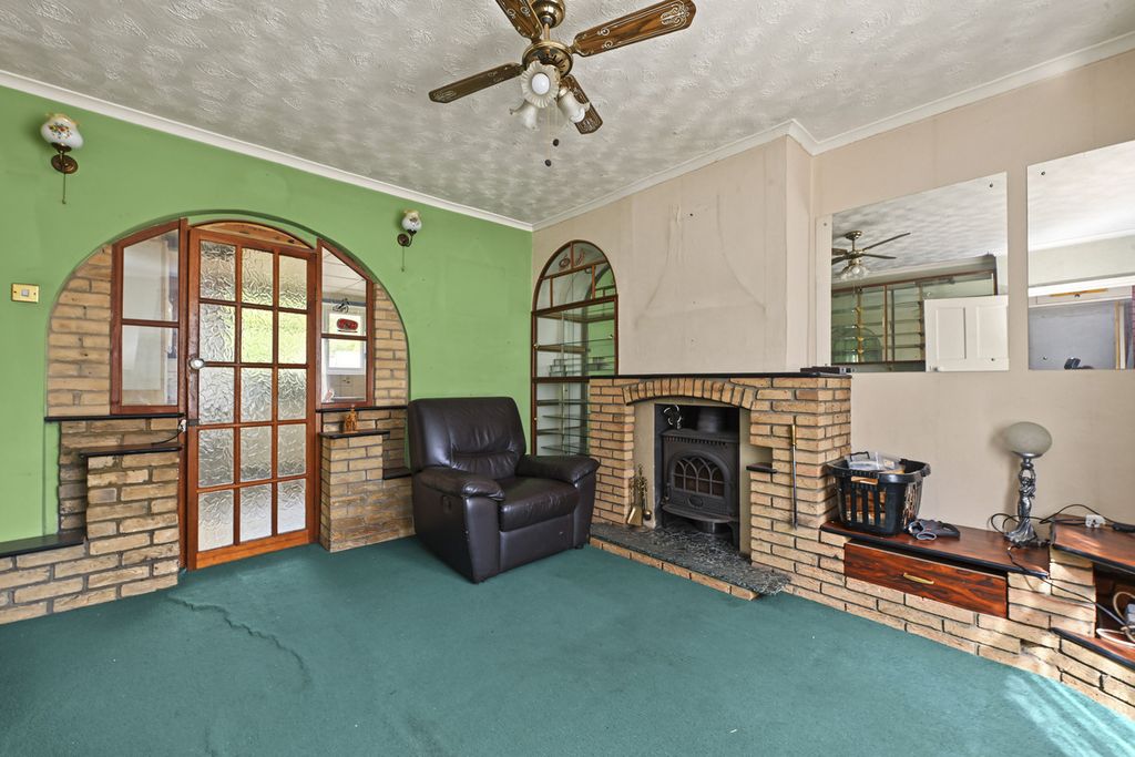 Property photo 3 of 15