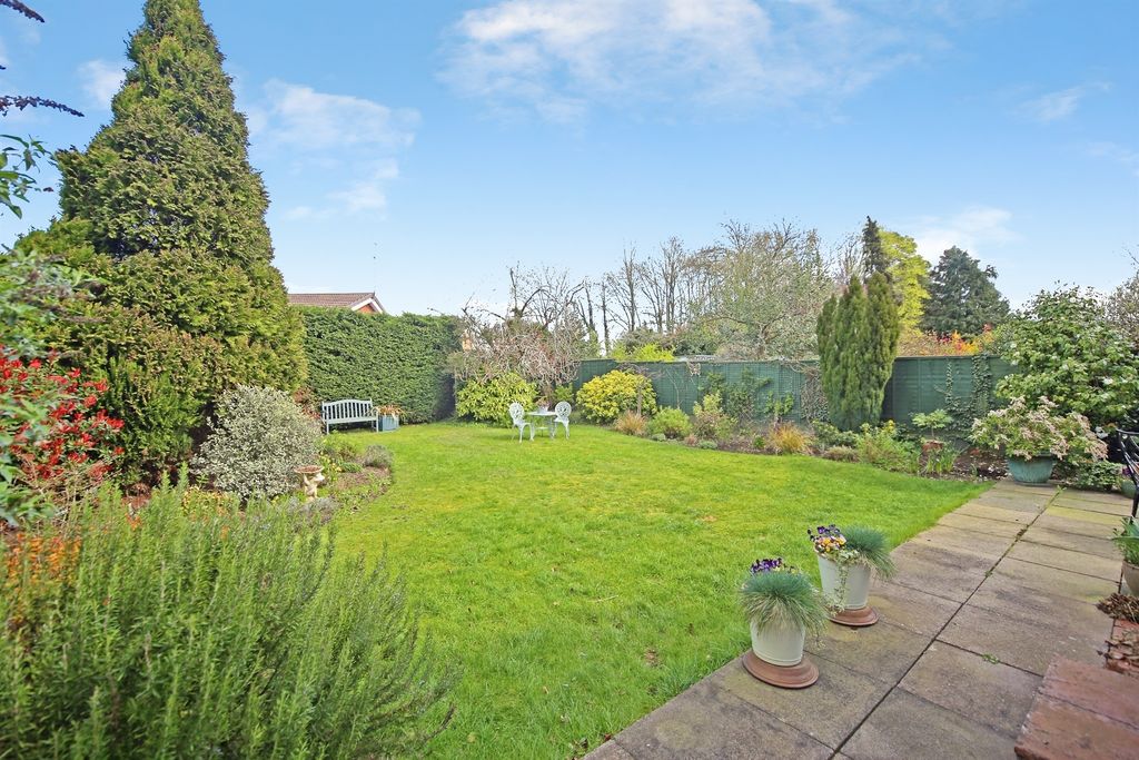 Property photo 2 of 20