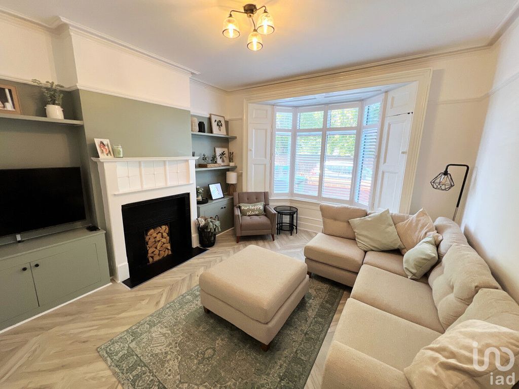 Property photo 3 of 32