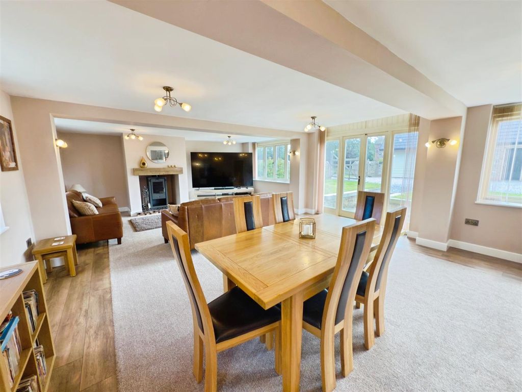Property photo 3 of 21 Main Lounge/Dining Room